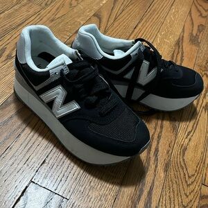 New Balance 574 platform sneaker